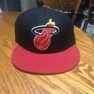 Miami Heat Mitchell & Ness Hardwood Classics Red Black Hat Fitted Size 7 3/8